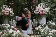 足球直播-祝福！泰勒·斯威夫特社媒晒照，正式宣布与男友凯尔希订婚